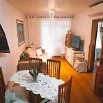 Quarto Privativo A 300M Da Praia
